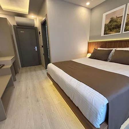 Airport Corner Hotel