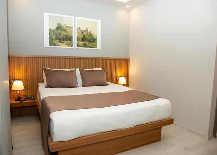 Airport Corner Hotel 3*