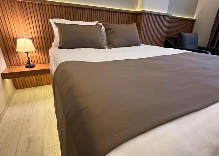 Airport Corner Hotel 3*