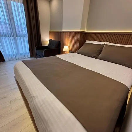 Hotel Airport Corner
