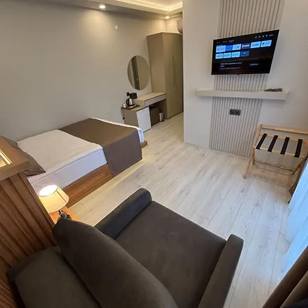 Hotel Airport Corner 3*