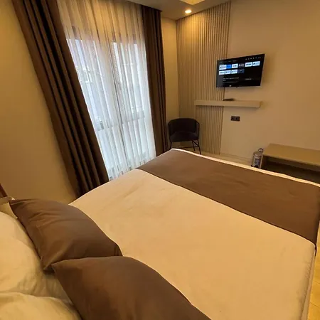 Airport Corner Hotel